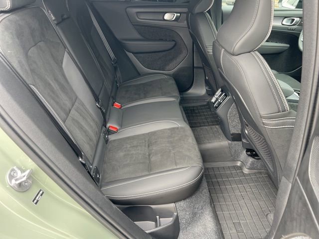 Certified 2025 Volvo XC40 B5 Ultra AWD/4WD image 20