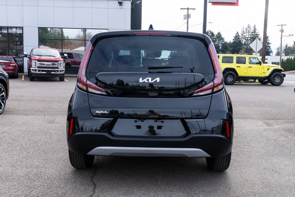 Used 2024 Kia Soul LX image 5