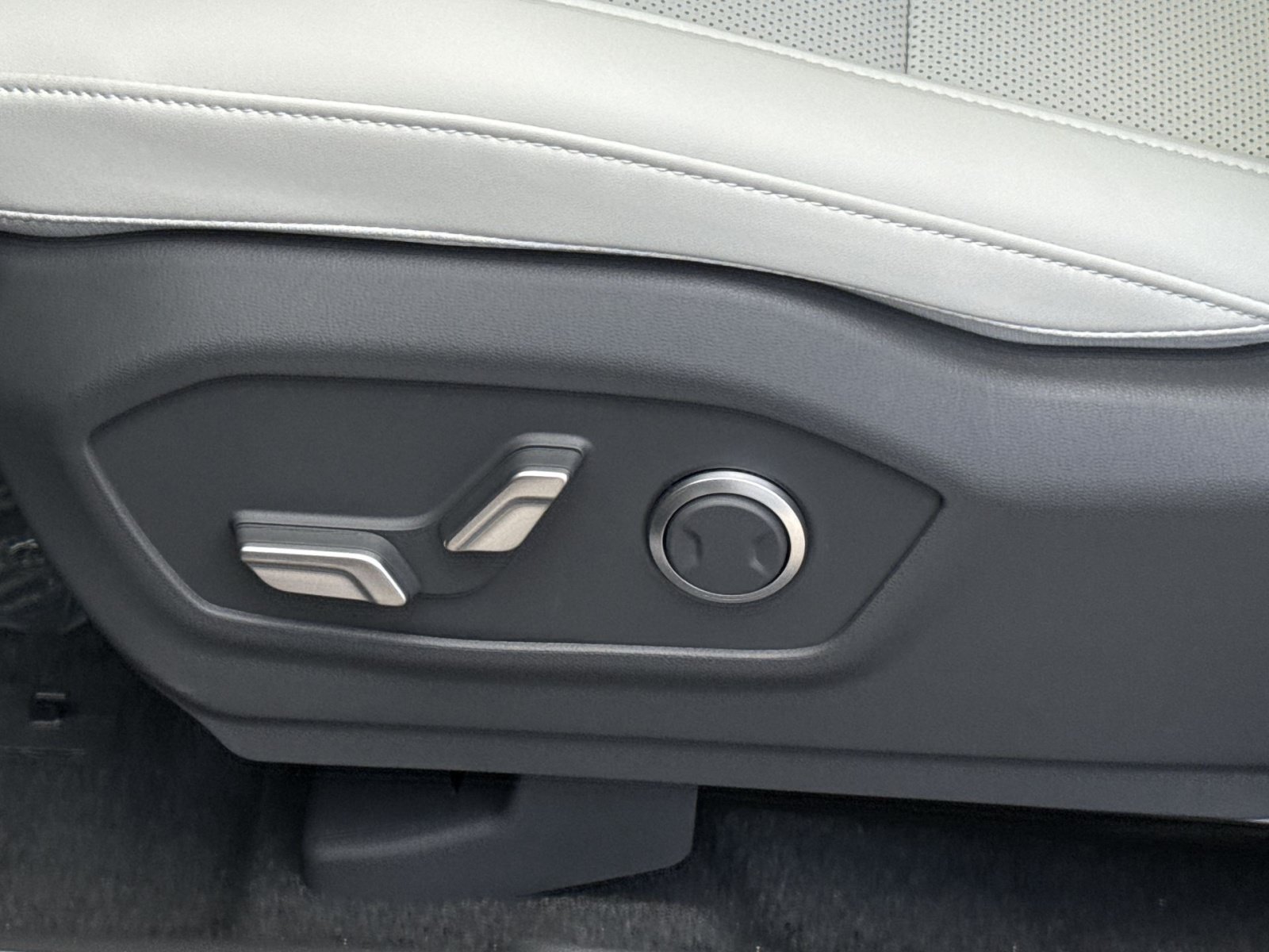 New 2027 Hyundai Santa Fe SEL AWD/4WD image 14