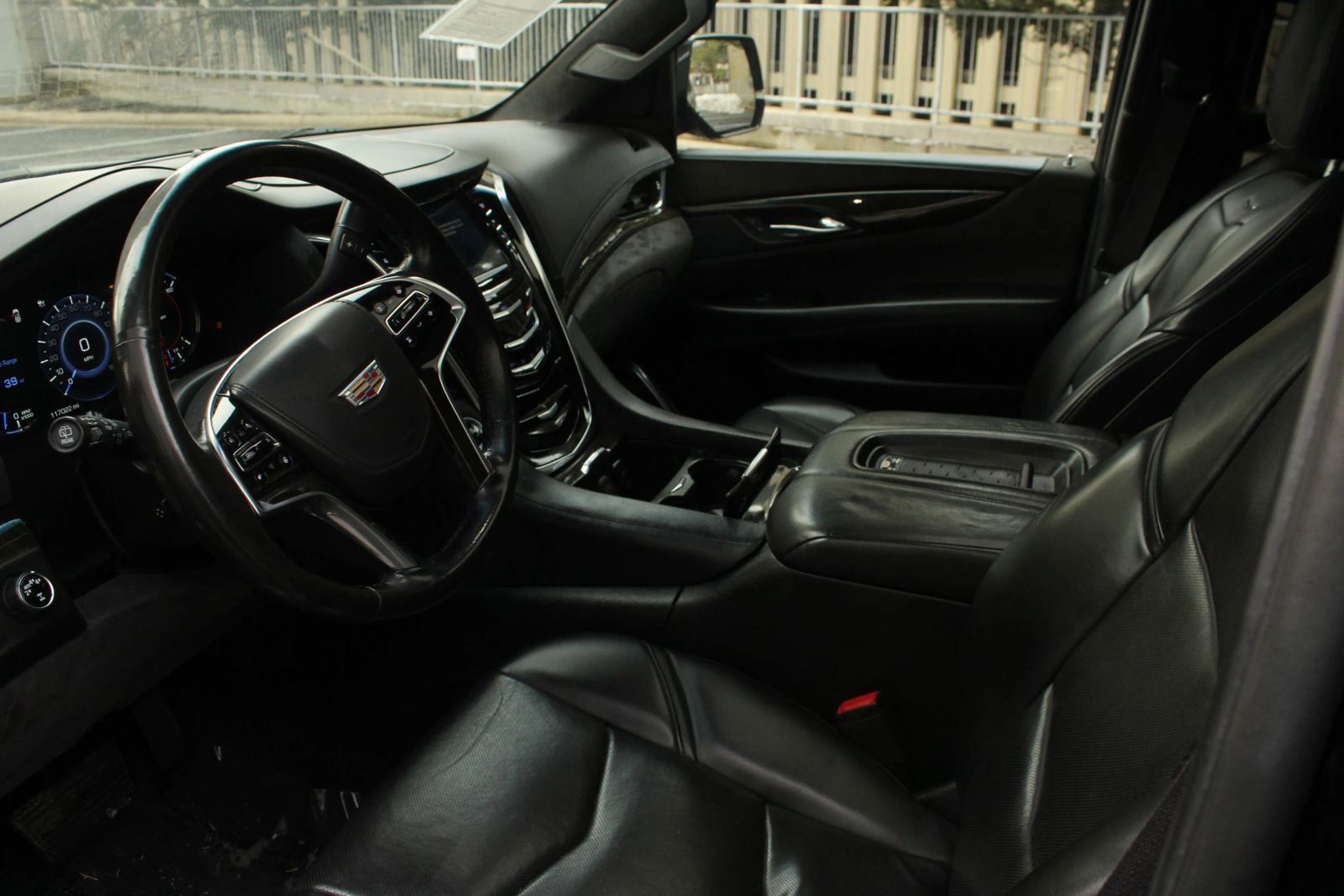 Used 2017 Cadillac Escalade ESV Platinum AWD/4WD image 10
