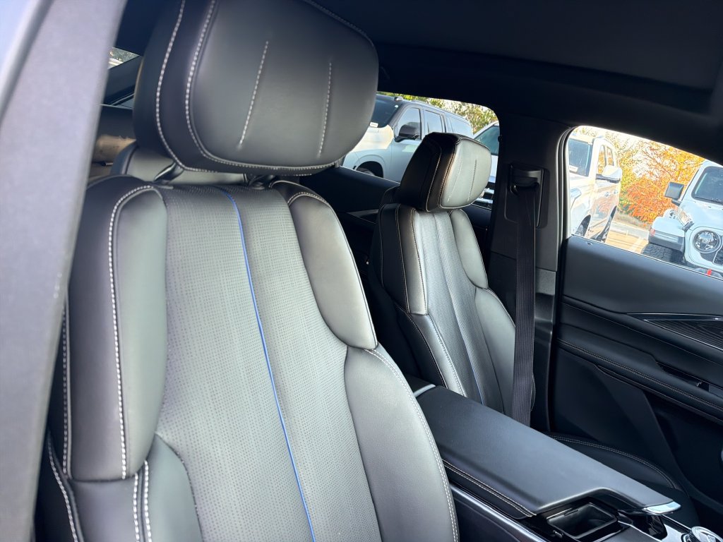 Certified 2024 Cadillac Lyriq Sport AWD/4WD image 38