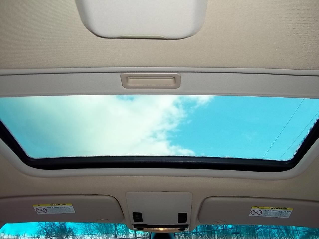 Used 2005 BMW 325xi Sedan image 6