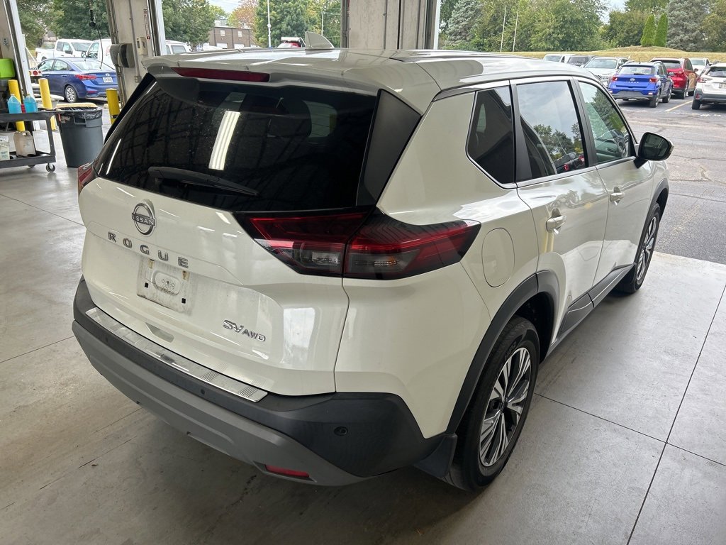 Used 2022 Nissan Rogue SV image 5