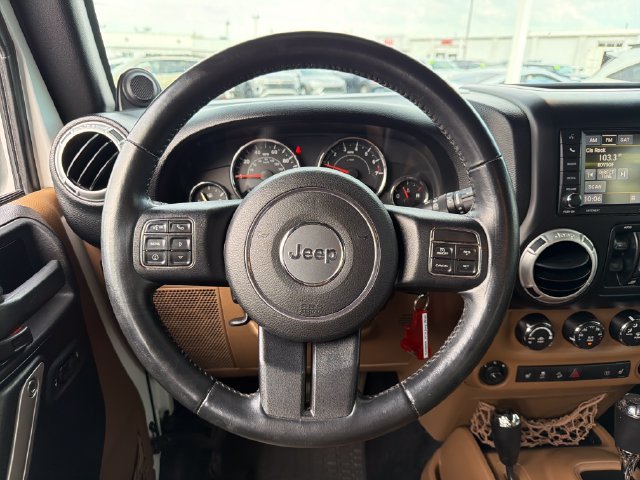 Used 2014 Jeep Wrangler Unlimited Rubicon w/ Connectivity Group AWD/4WD image 10