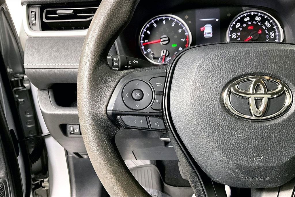 Used 2021 Toyota RAV4 XLE image 18