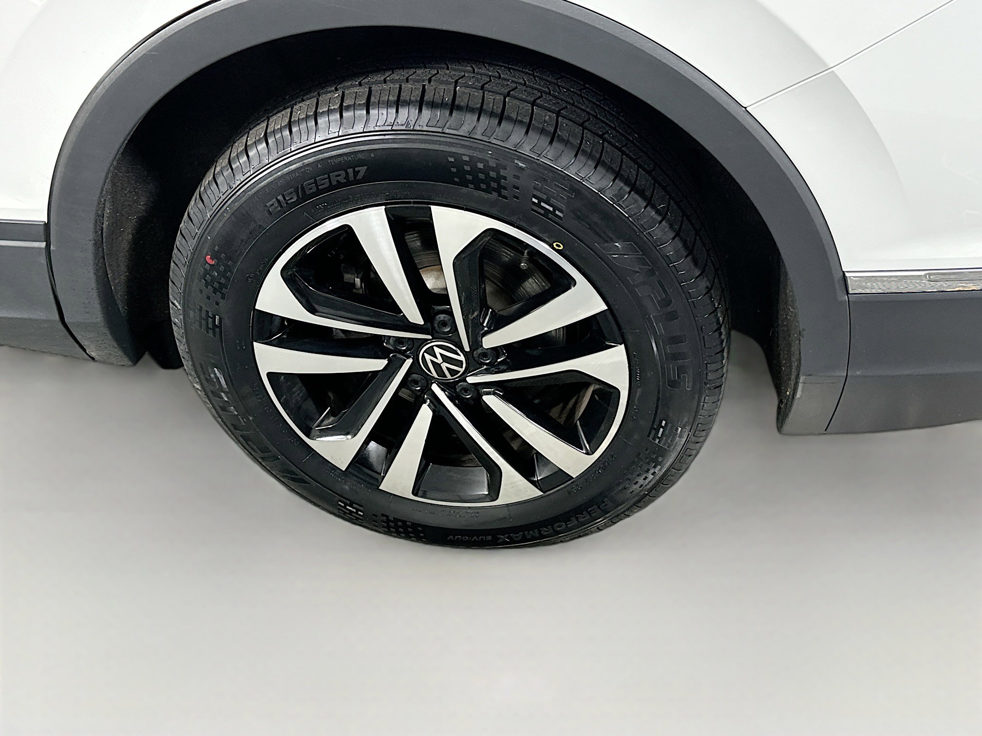 Used 2024 Volkswagen Tiguan S image 11