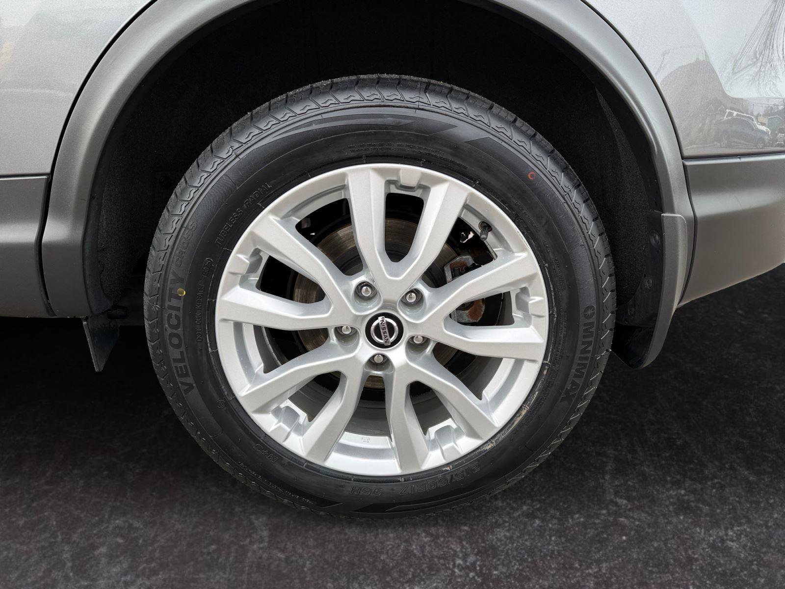 Used 2022 Nissan Rogue Sport SV image 25