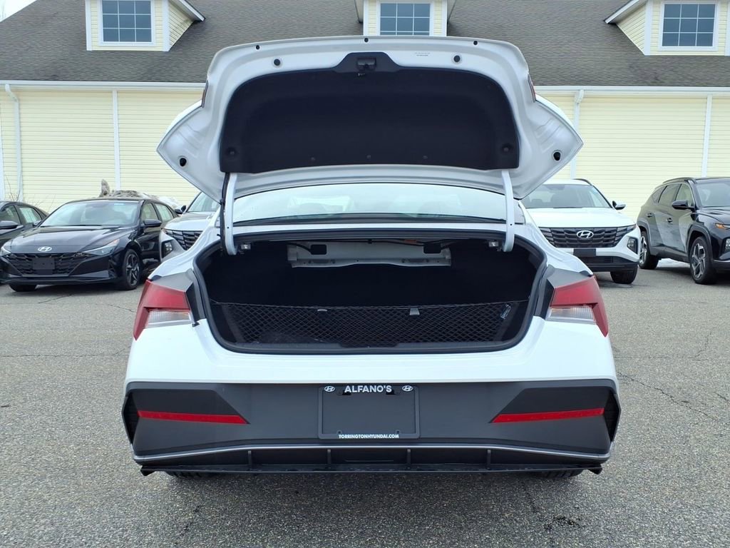 New 2026 Hyundai Elantra Sport image 8