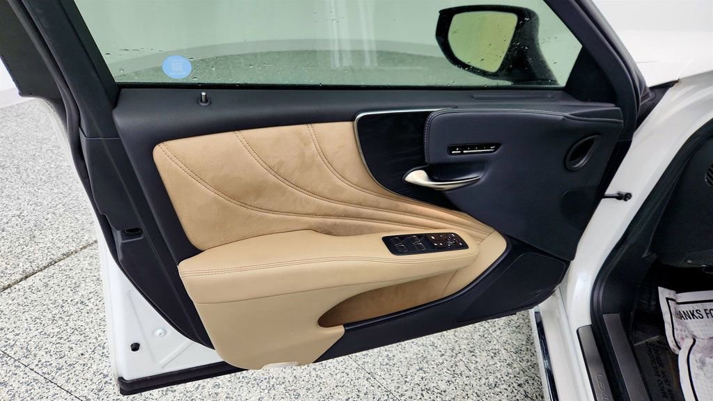 Used 2022 Lexus LS 500 w/ Accessory Package (Z2) image 11