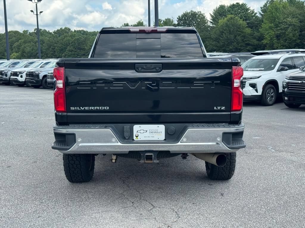 Used 2022 Chevrolet Silverado 2500 LTZ w/ LTZ Convenience Package AWD/4WD image 4
