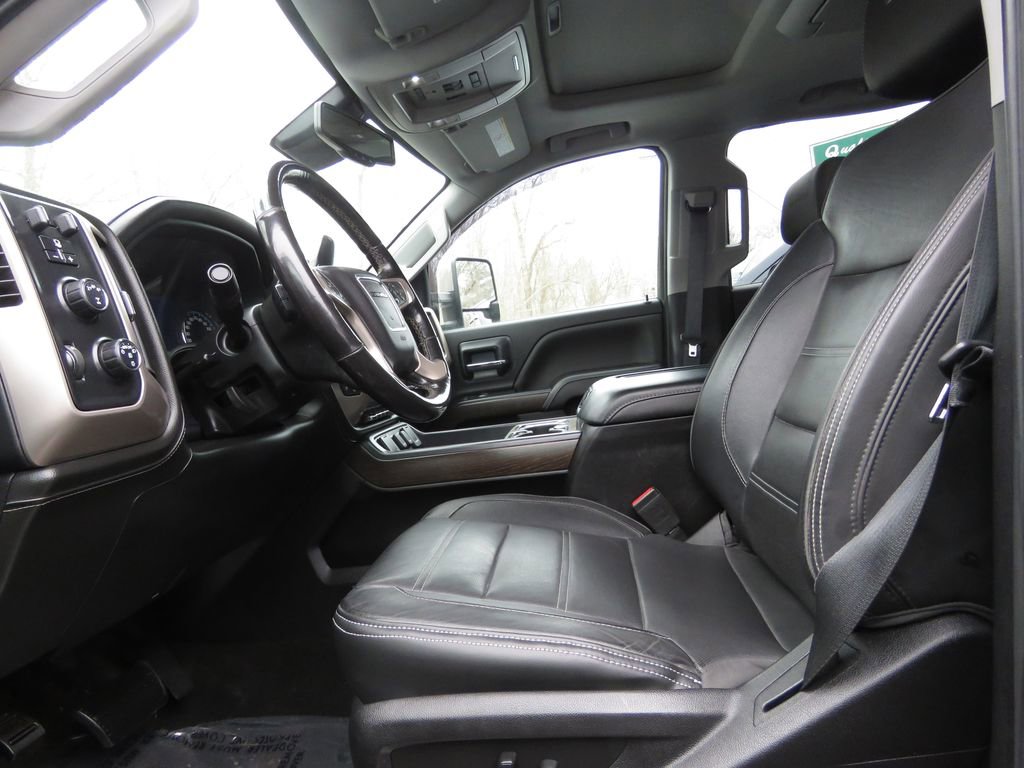 Used 2017 GMC Sierra 3500 Denali w/ Duramax Plus Package image 10