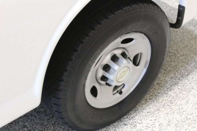 Used 2008 Chevrolet Express 3500 RWD image 25