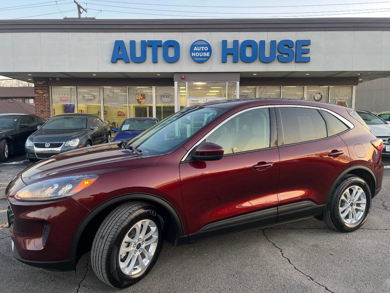 Used 2021 Ford Escape SE image 1