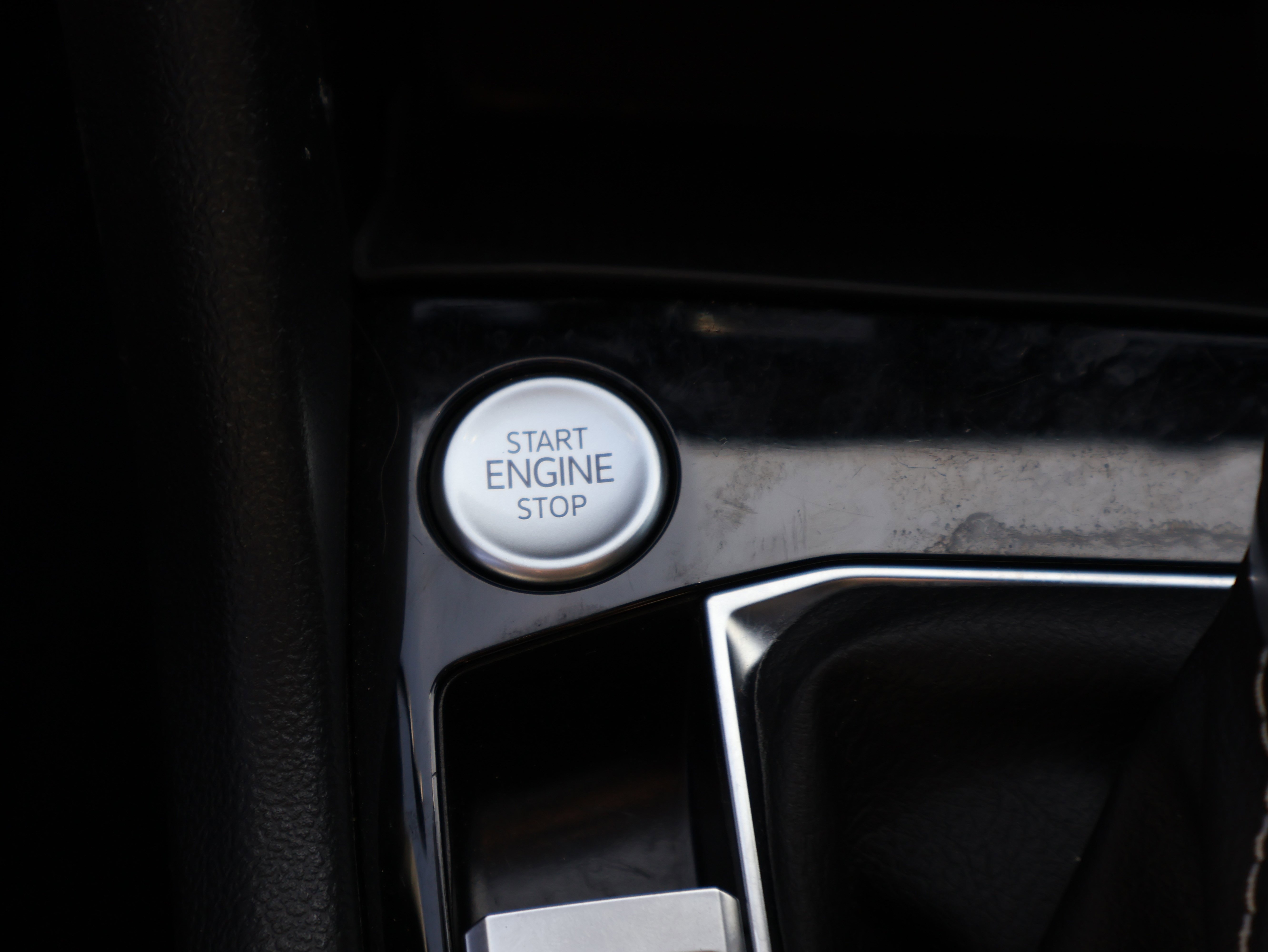 Used 2023 Volkswagen Taos SEL image 28