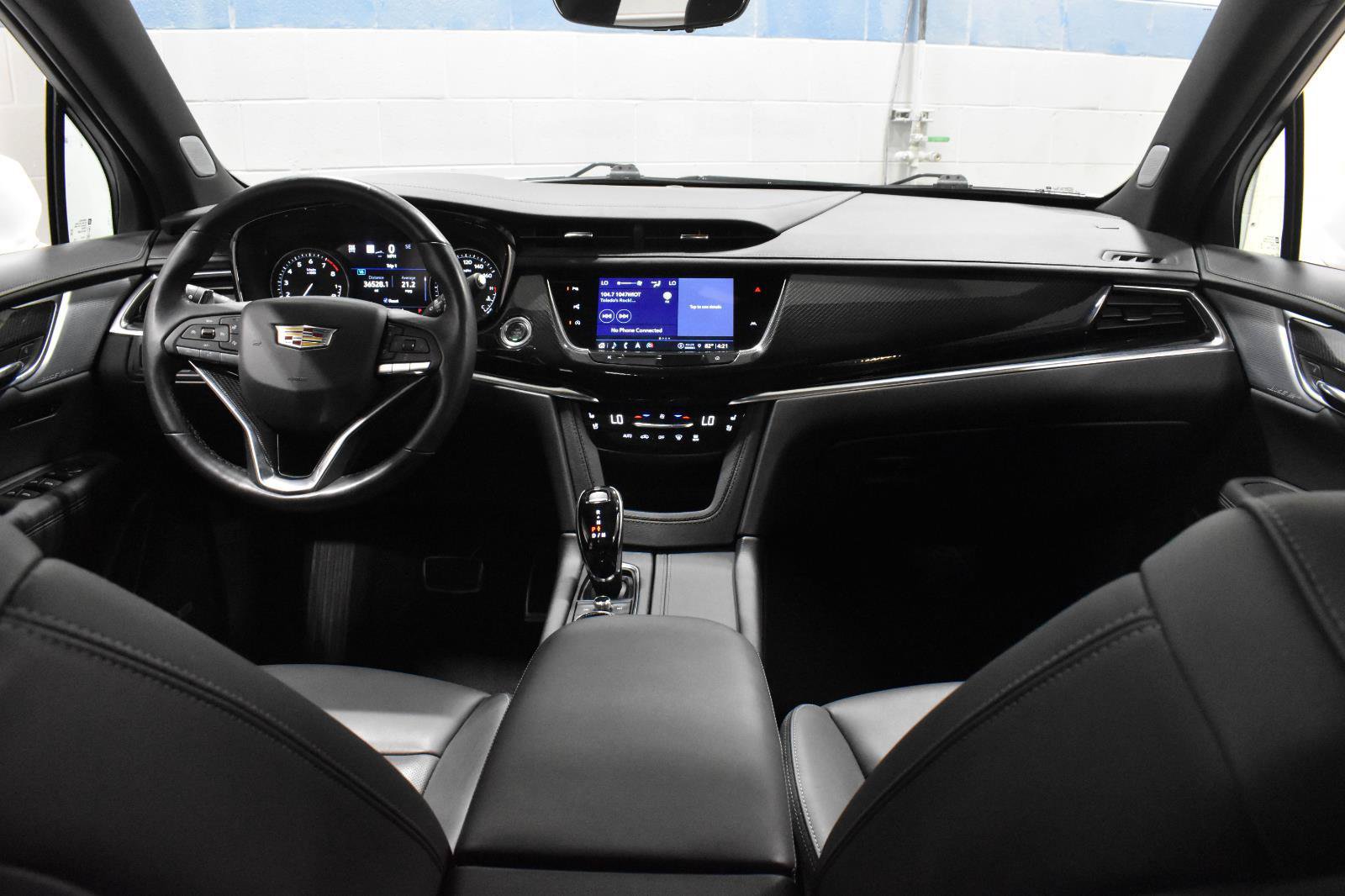 Certified 2025 Cadillac XT6 Sport w/ Technology Package AWD/4WD image 5