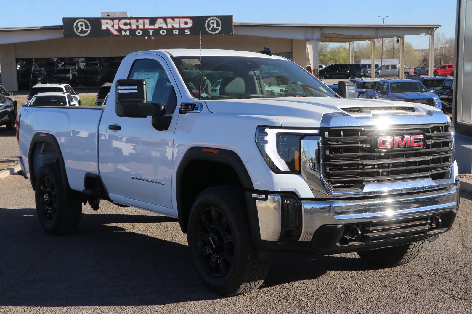 New 2026 GMC Sierra 2500 Pro image 1