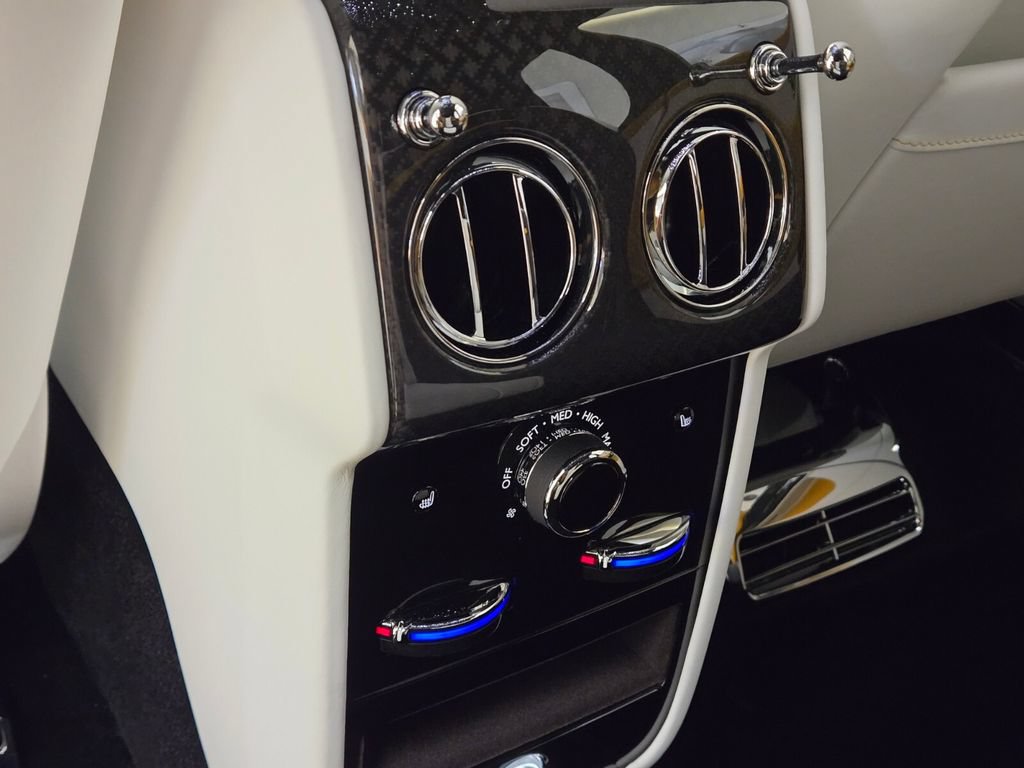New 2027 Rolls-Royce Cullinan Black Badge AWD/4WD image 20
