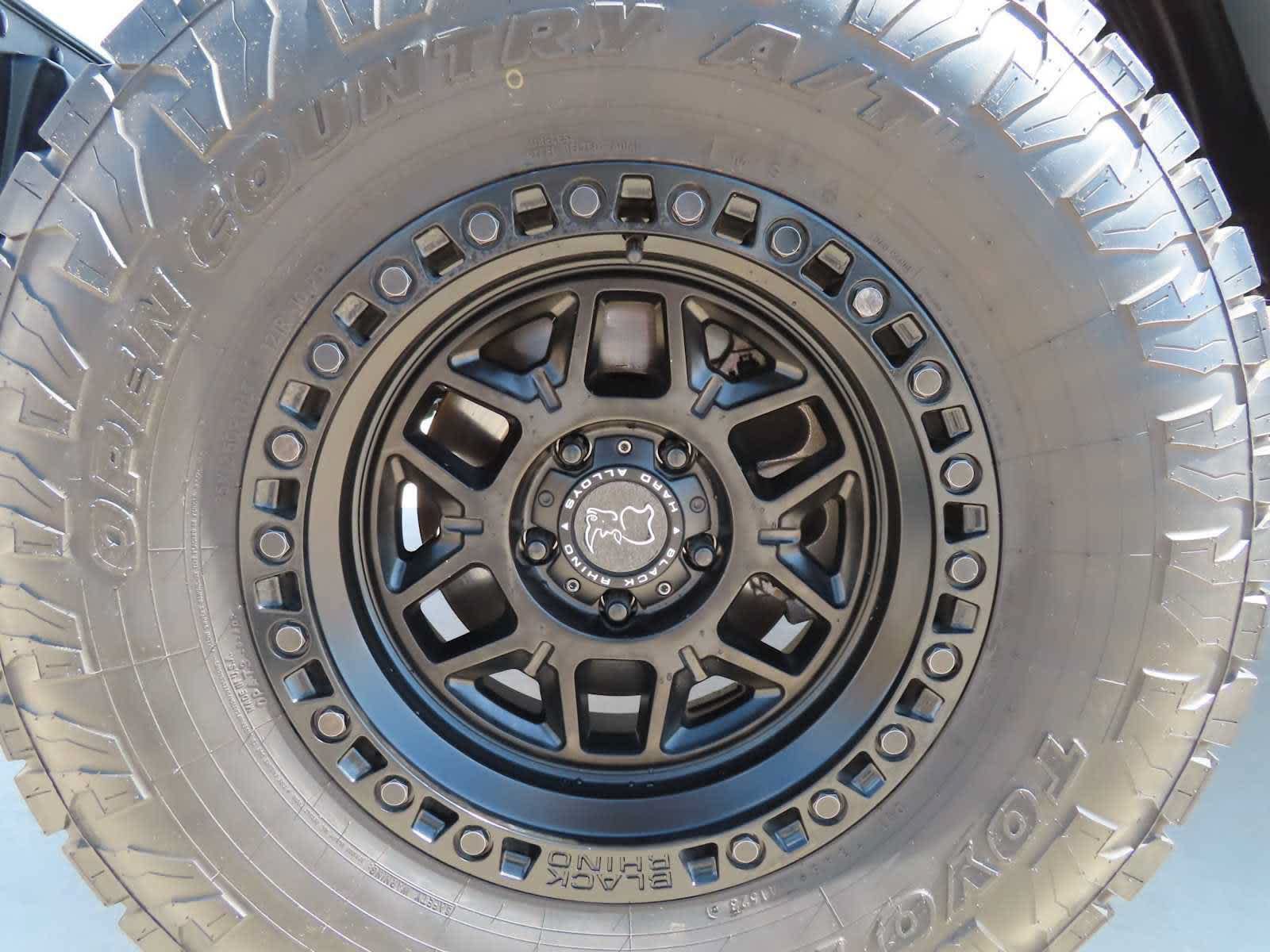 Used 2023 Jeep Gladiator Sport AWD/4WD image 8