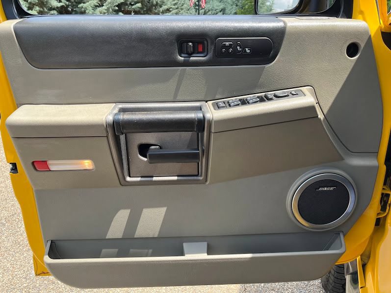 Used 2004 HUMMER H2 w/ Preferred Equipment Group AWD/4WD image 6