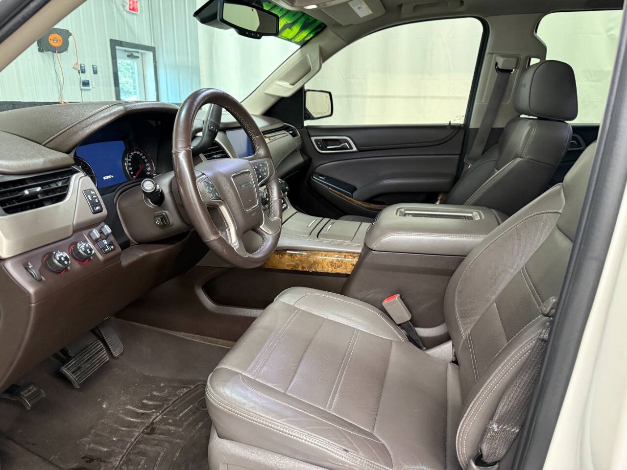 Used 2015 GMC Yukon Denali w/ Open Road Package AWD/4WD image 8
