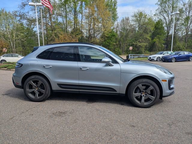 Used 2026 Porsche Macan AWD/4WD image 9