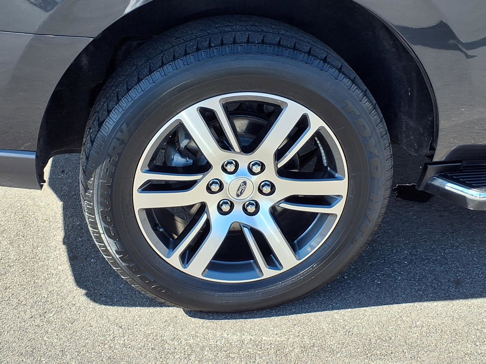 Used 2023 Ford Expedition Limited image 32