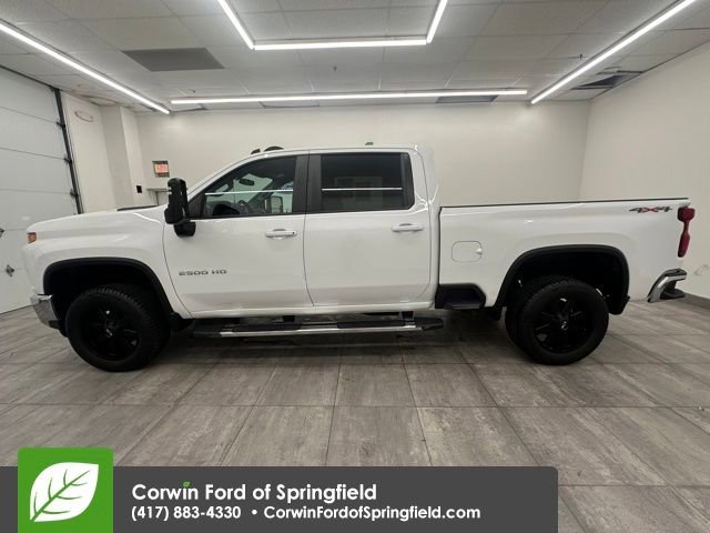 Used 2023 Chevrolet Silverado 2500 LT image 2