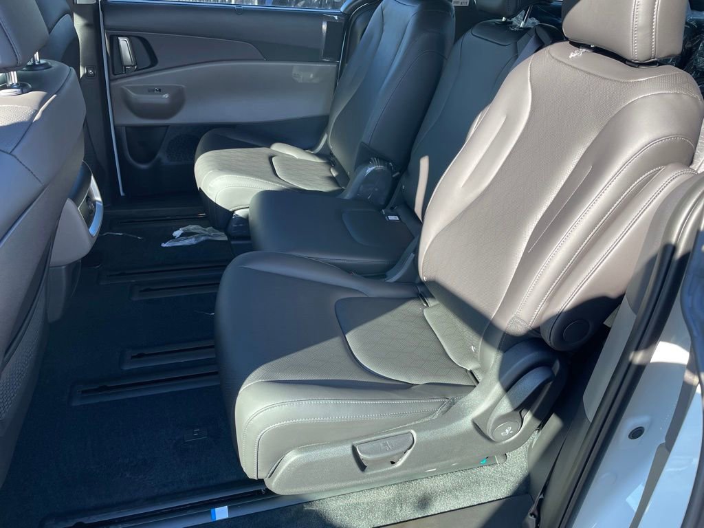 New 2026 Kia Carnival EX image 12