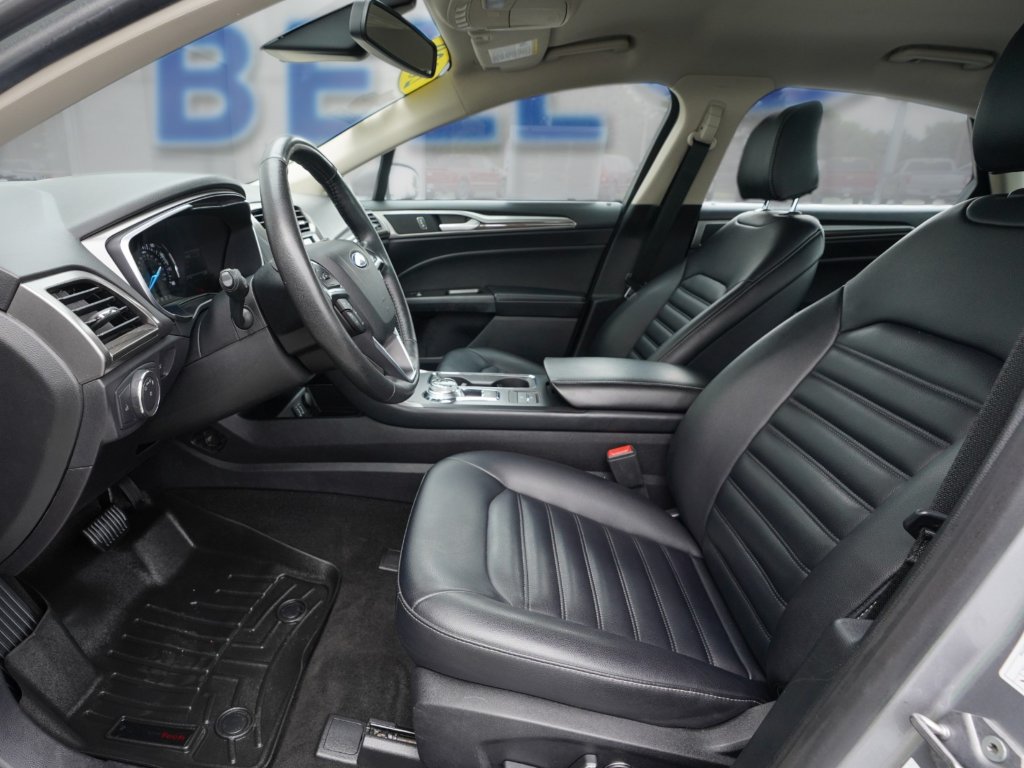 Used 2020 Ford Fusion SEL FWD image 13