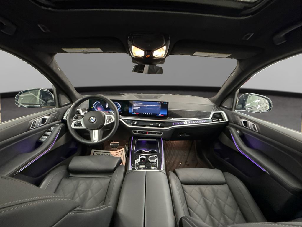 Certified 2025 BMW X7 xDrive40i w/ M Sport Package image 28