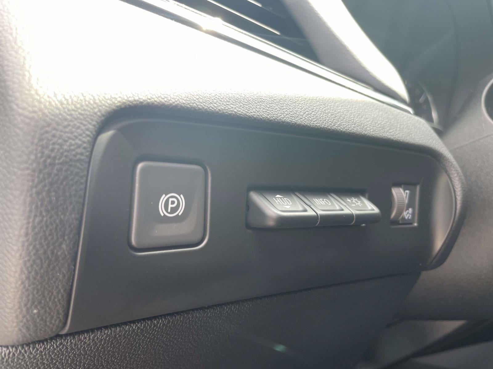 Used 2023 Buick Enclave Premium w/ Experience Buick Package FWD image 14