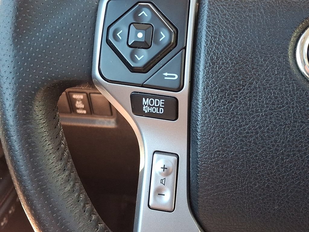 Used 2018 Toyota 4Runner Limited AWD/4WD image 25