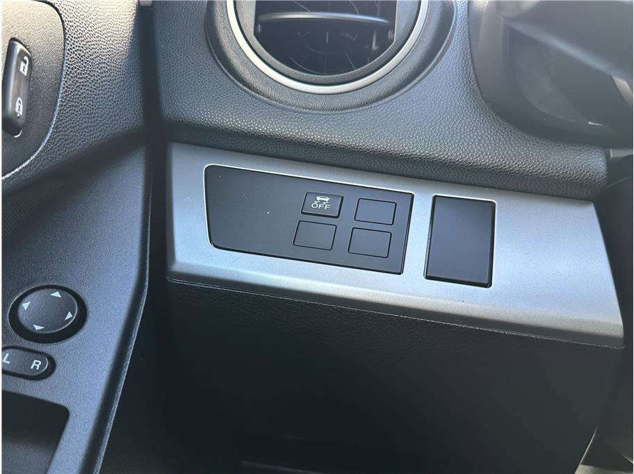 Used 2013 MAZDA MAZDA3 i Touring image 28