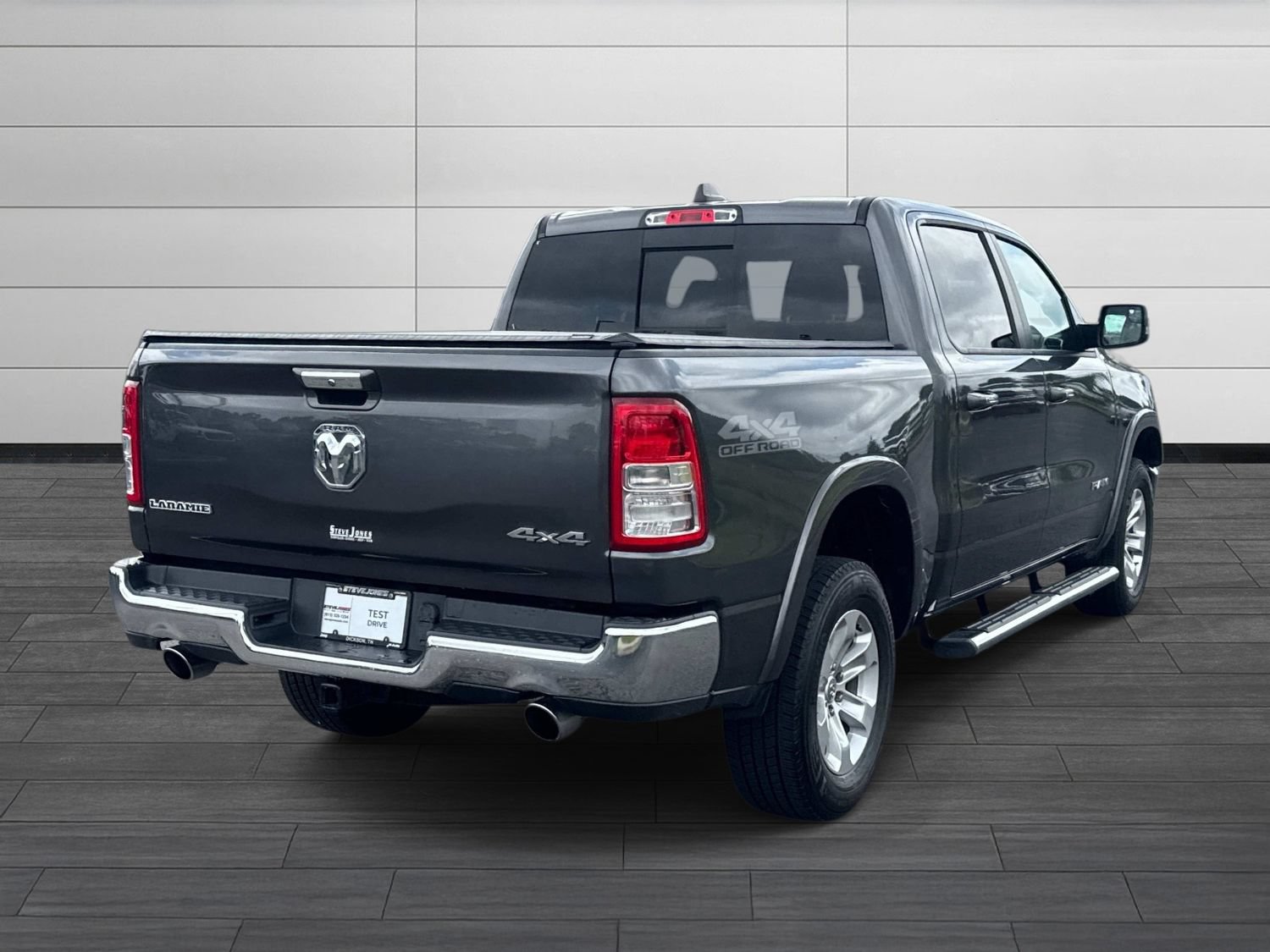 Used 2019 RAM 1500 Laramie w/ Off Road Group AWD/4WD image 5