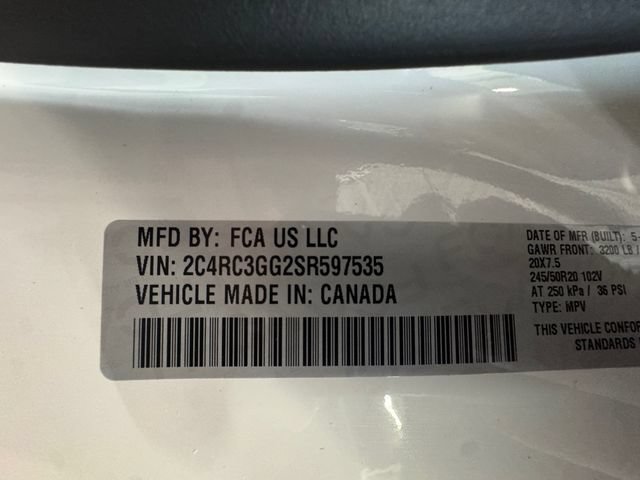 Used 2025 Chrysler Pacifica Limited AWD/4WD image 30