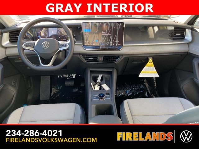 New 2025 Volkswagen Tiguan SE image 2