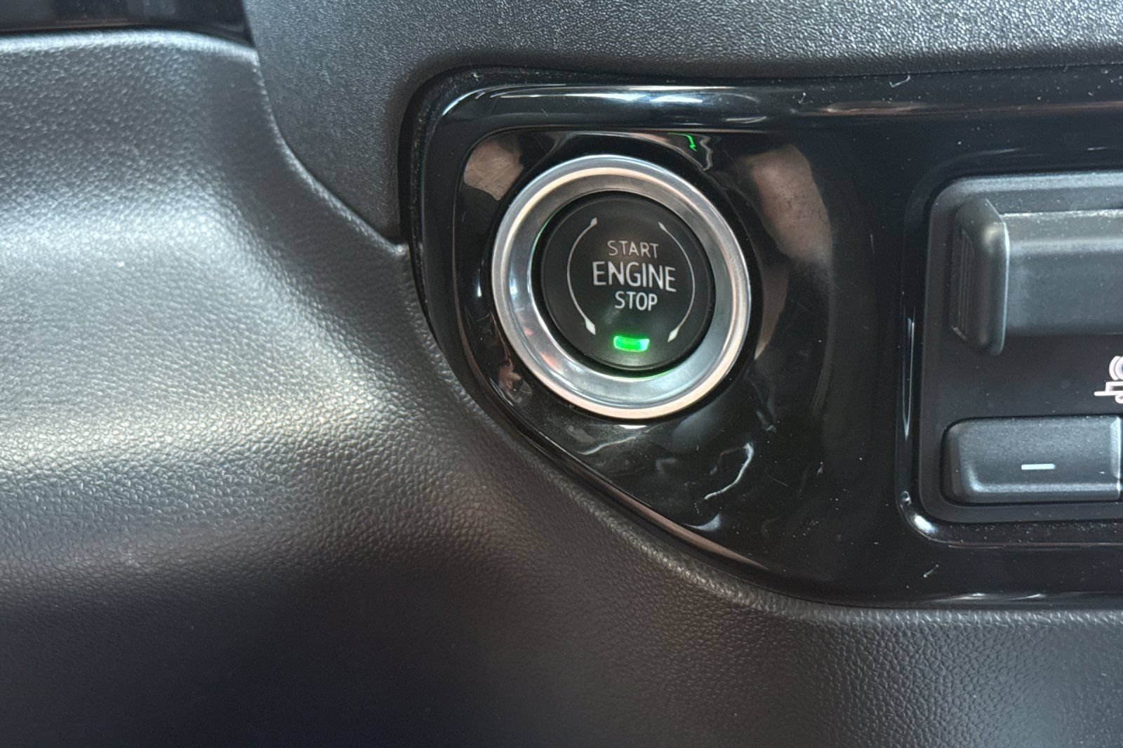 Used 2023 Chevrolet Silverado 1500 High Country AWD/4WD image 31