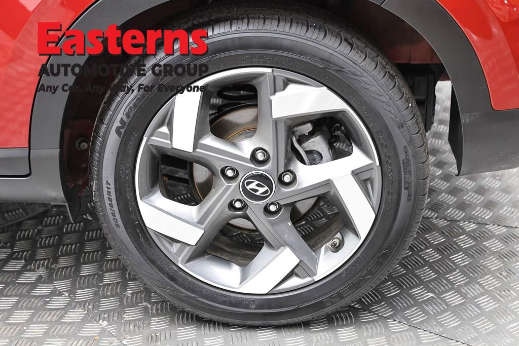 Used 2025 Hyundai Venue Limited FWD image 8