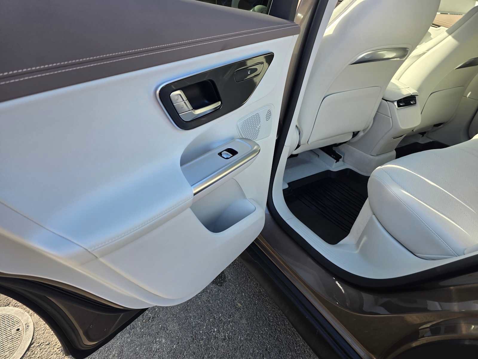 New 2027 Mercedes-Benz EQE 320 4MATIC SUV image 16