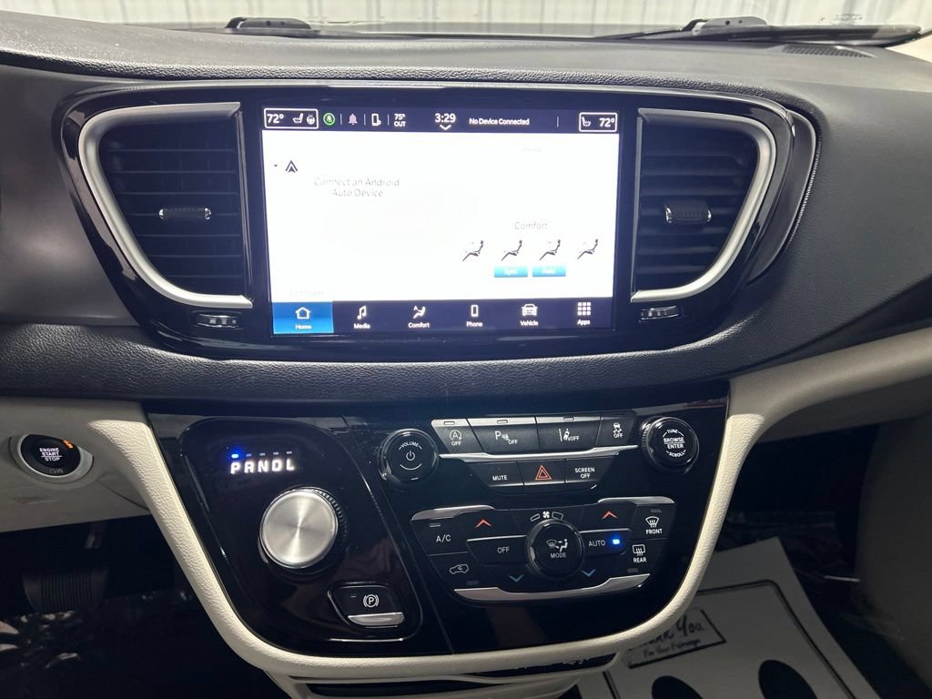 Used 2024 Chrysler Pacifica Touring-L FWD image 21