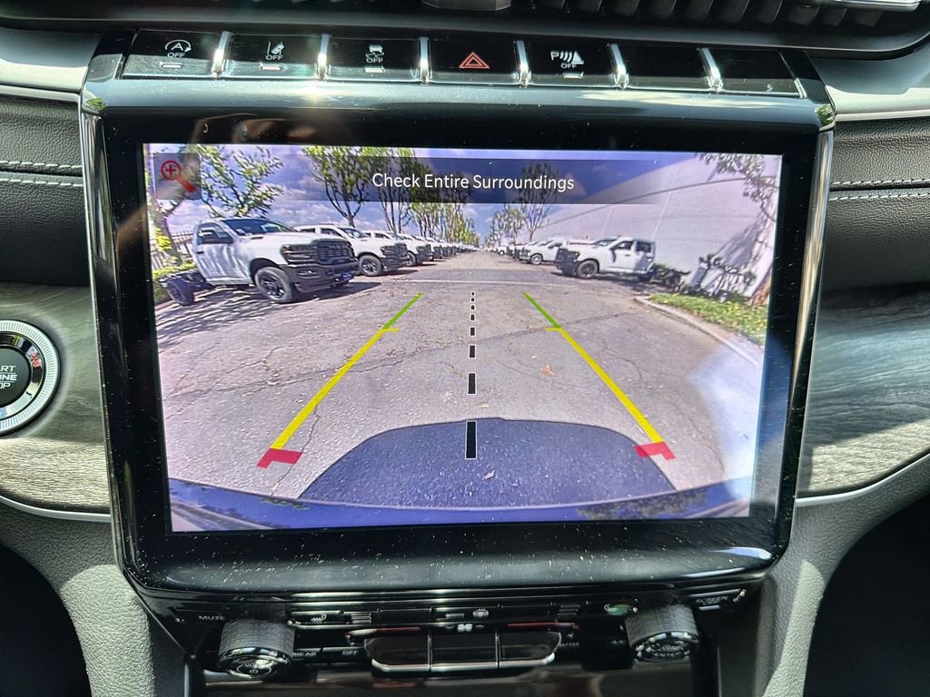 Used 2023 Jeep Grand Cherokee Limited w/ Trailer Tow Prep Group (B) AWD/4WD image 23