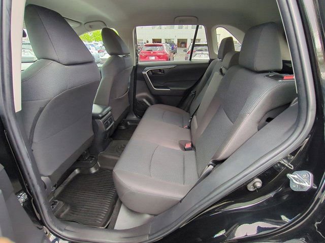Certified 2022 Toyota RAV4 LE AWD/4WD image 14