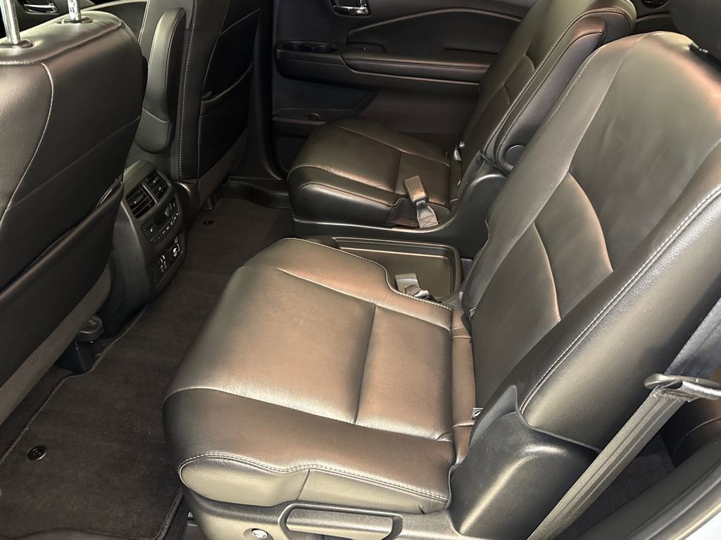 Certified 2022 Honda Pilot Touring image 18