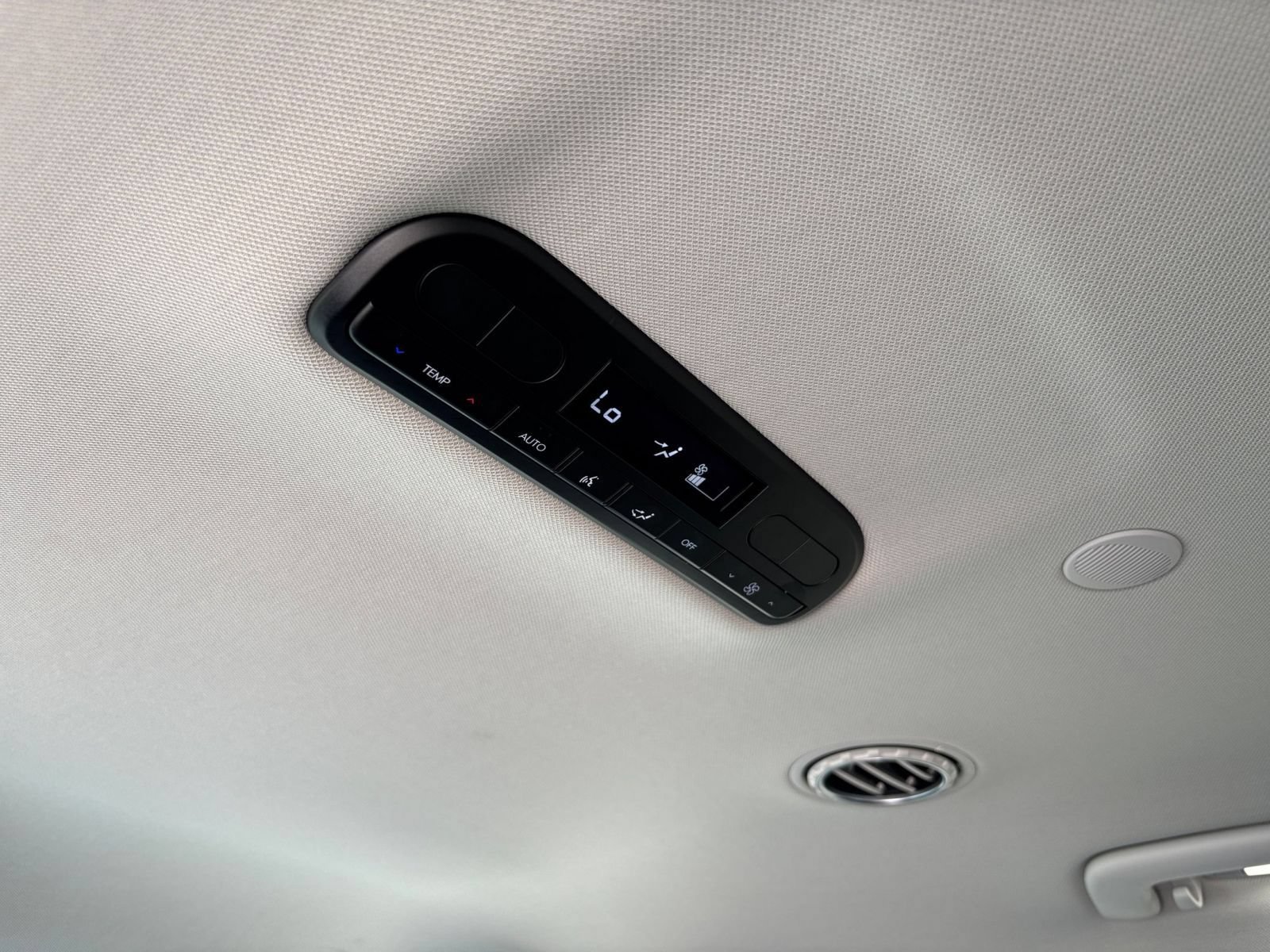 Used 2026 Hyundai Palisade SEL FWD image 25