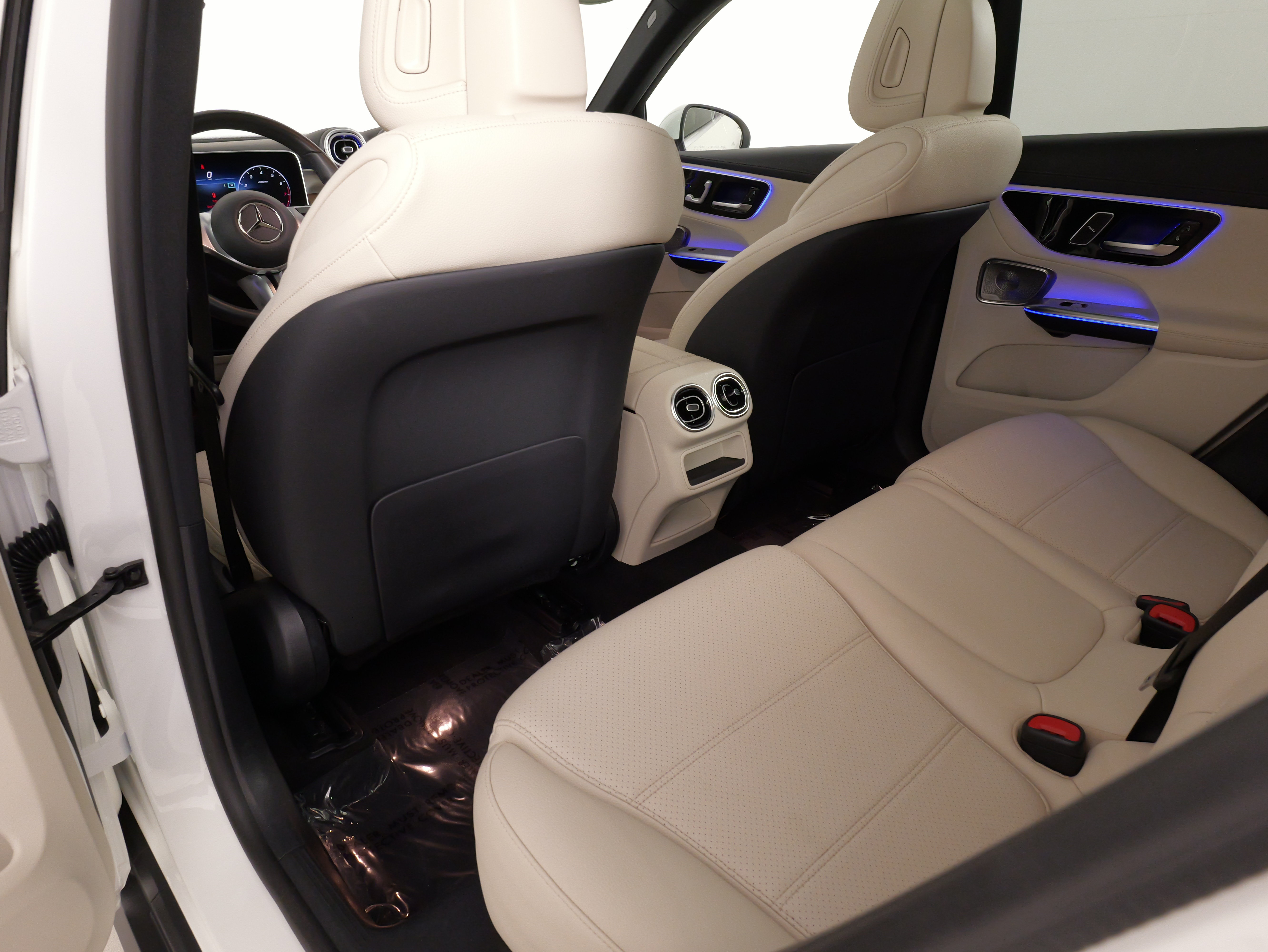 Used 2023 Mercedes-Benz GLC 300 4MATIC image 35