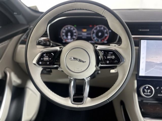 New 2026 Jaguar F-PACE R-Dynamic S AWD/4WD image 25