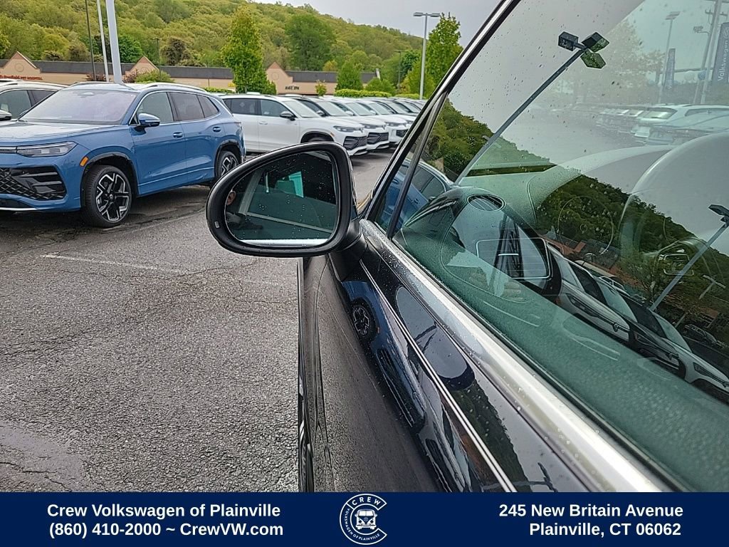Used 2017 Volkswagen Touareg Wolfsburg Edition AWD/4WD image 26