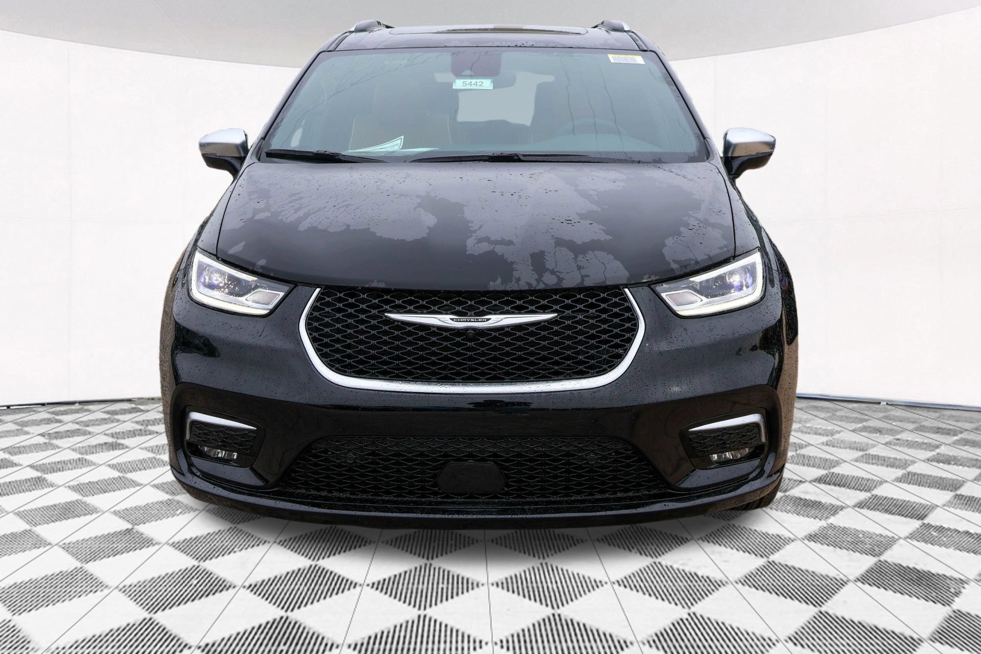 New 2026 Chrysler Pacifica Pinnacle w/ Trailer Tow Group FWD image 9