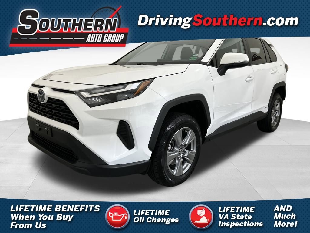 Used 2024 Toyota RAV4 XLE image 1
