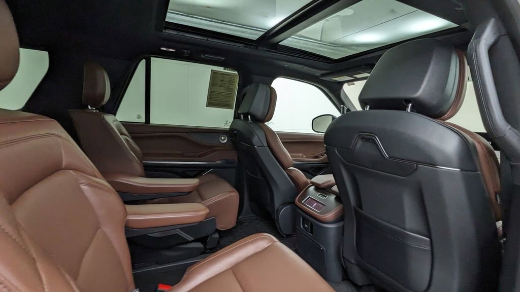 Used 2025 Lincoln Navigator L Reserve image 43